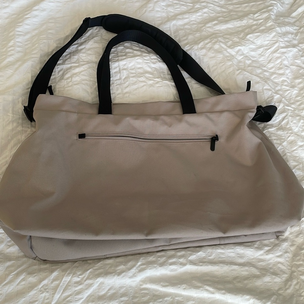 Everlane ReNew Transit Weekender